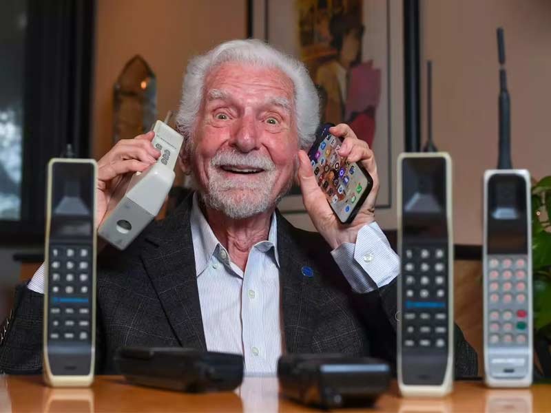 ഇഷ്ടികയുടെ വലിപ്പത്തിൽ നിന്ന് പോക്കറ്റിലെ അത്ഭുതത്തിലേക്ക്; മൊബൈൽ ഫോൺ എന്ന 'സെല്ലുലാർ' വിപ്ലവം!